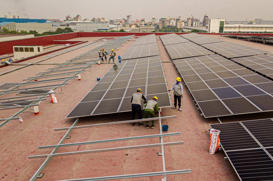 Thi công hệ thống năng lượng mặt trời áp mái 998kWp Orion Vina – Bắc Ninh