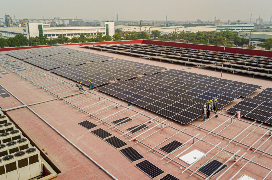 Thi công hệ thống năng lượng mặt trời áp mái 998kWp Orion Vina – Bắc Ninh