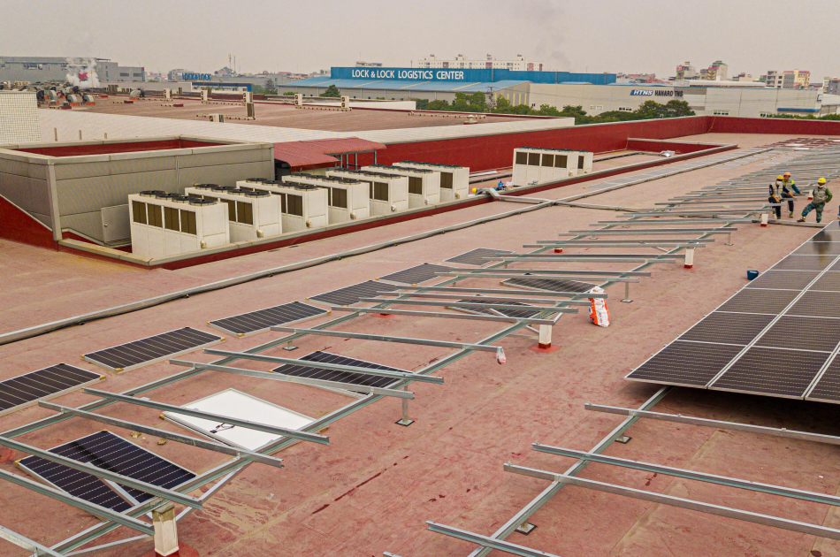 Thi công hệ thống năng lượng mặt trời áp mái 998kWp Orion Vina – Bắc Ninh